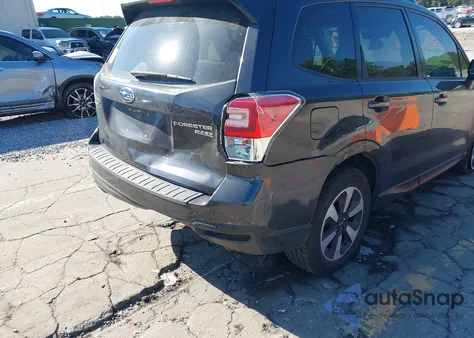 2017 Subaru Forester 2.5I Premium z USA, uszkodzony, nr VIN JF2SJAGC4HH528795